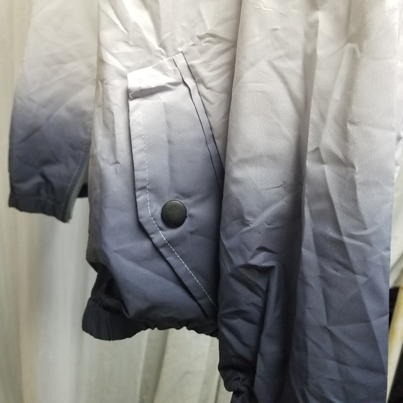 Hooded Wind Breaker Sports Jacket - Picture 4 of 4